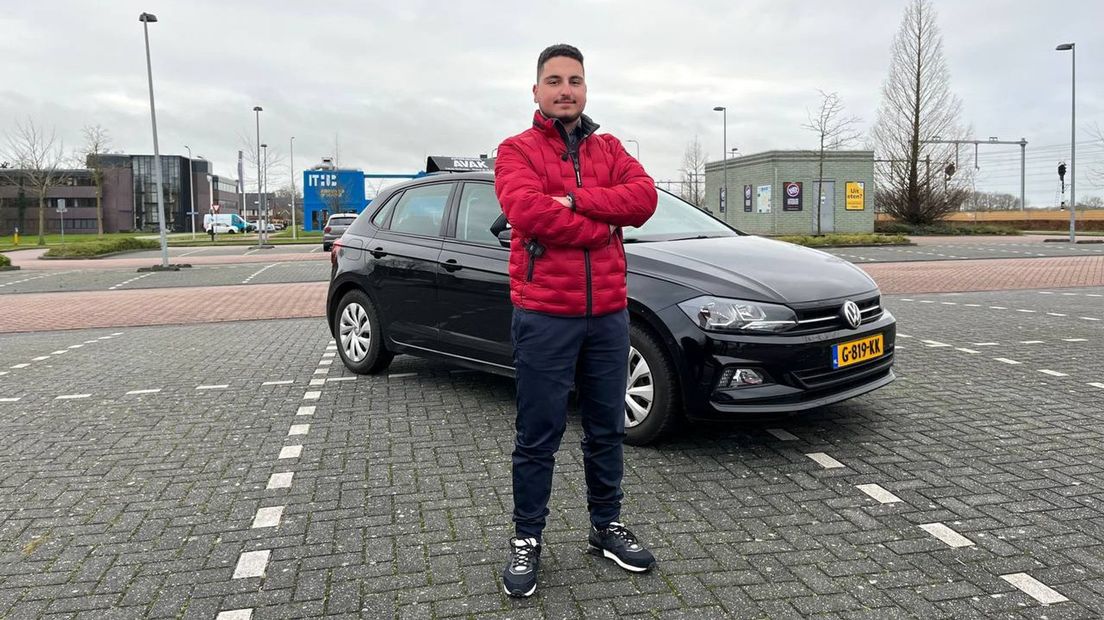 Hakob is (een van) de jongste rij-instructeurs in Nederland.