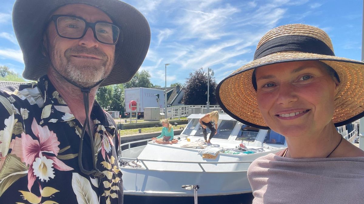 3 bruggen kapot: verjaardagsboot van Jasper 5 dagen vast bij Hekendorp