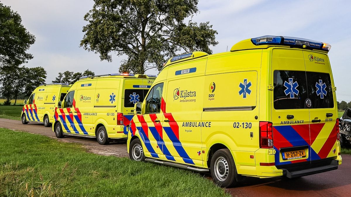 112-nieuws: Vier kinderen betrokken bij ongeval in Doezum • Autobrand in Veendam