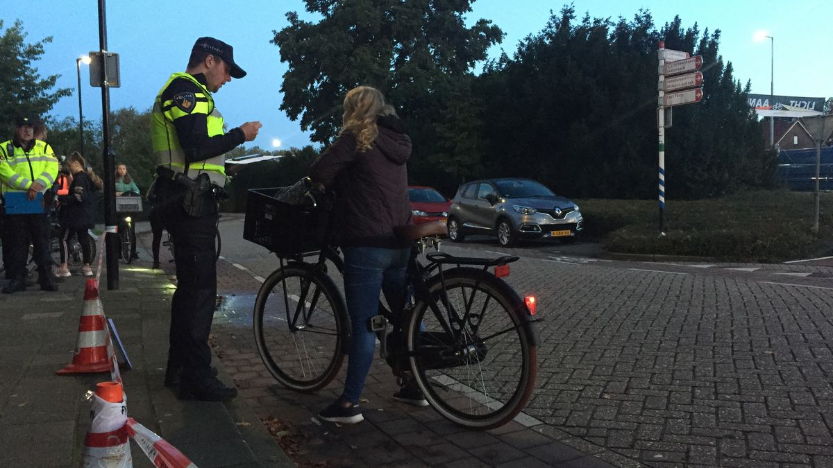 Boete voor fietsers zonder licht in Krimpen Rijnmond