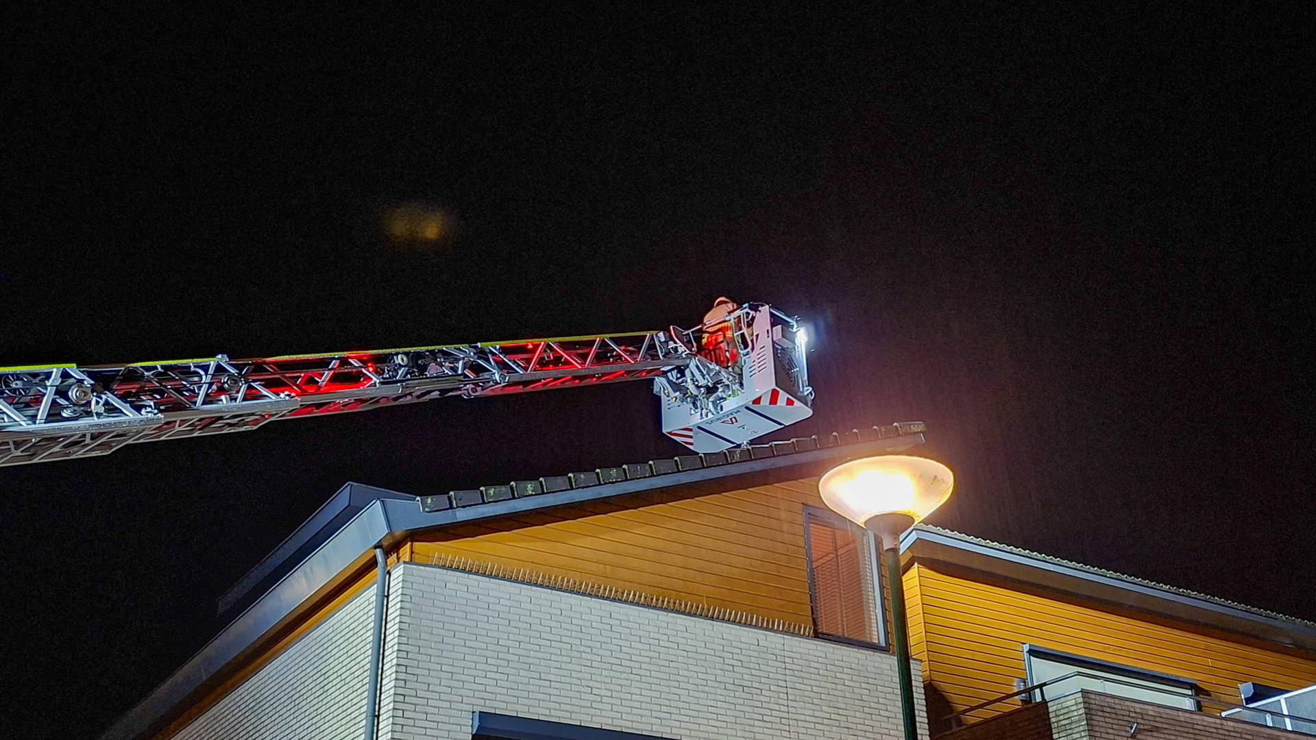 Bliksem slaat in bij woning in Veenendaal