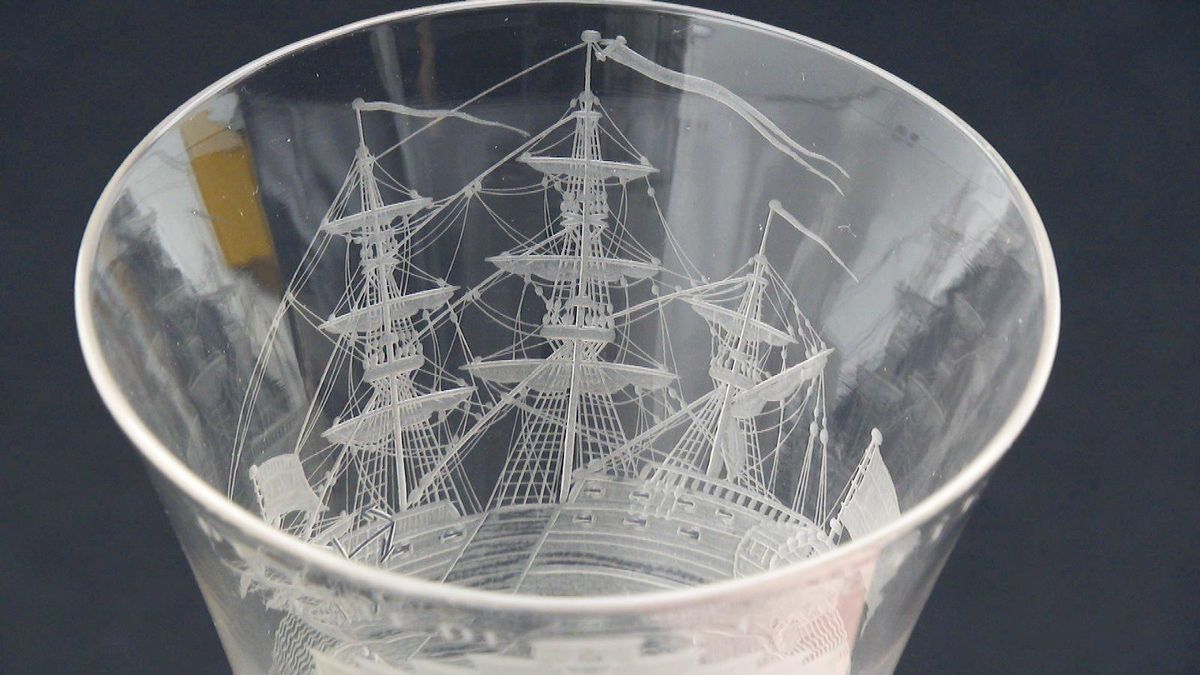 Veilingmeester in Goes stuit op uniek VOC-toastglas bij inboedeltaxatie