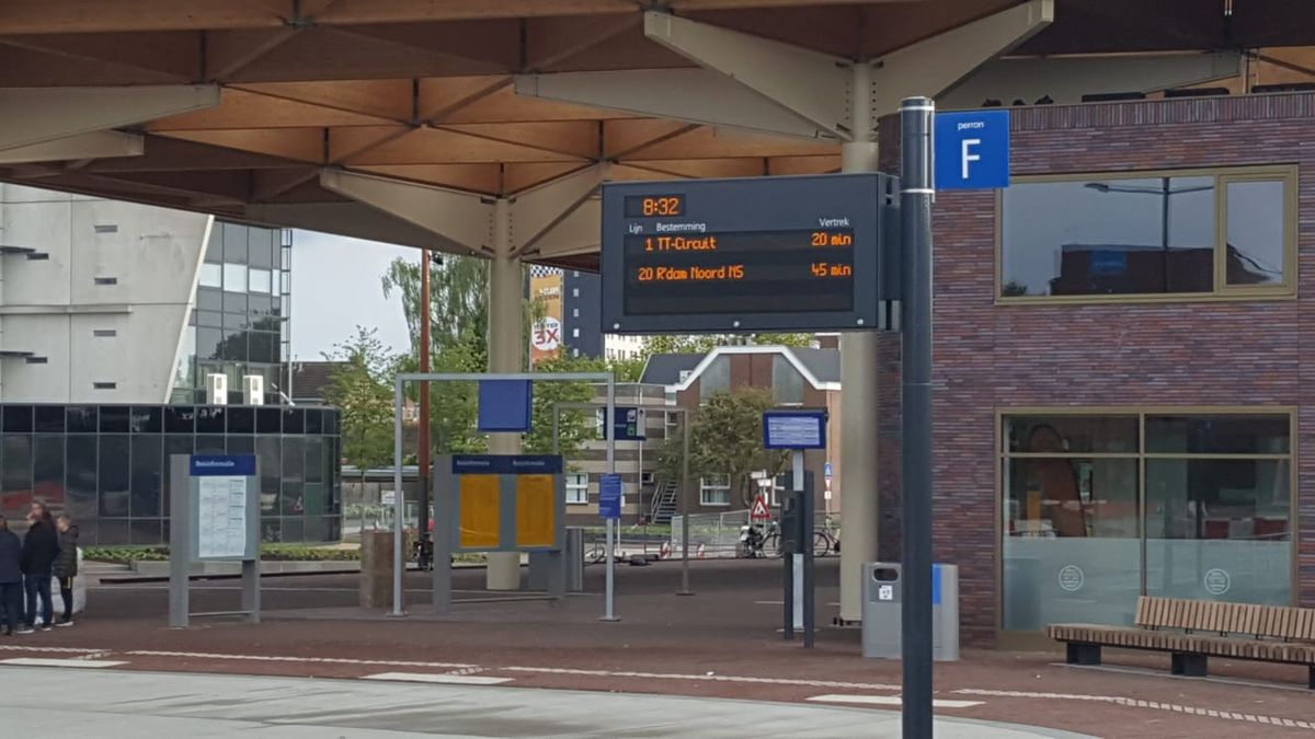 Foutje bedankt; buslijn Zoetermeer - Rotterdam langs de Drentse Hoofdvaart