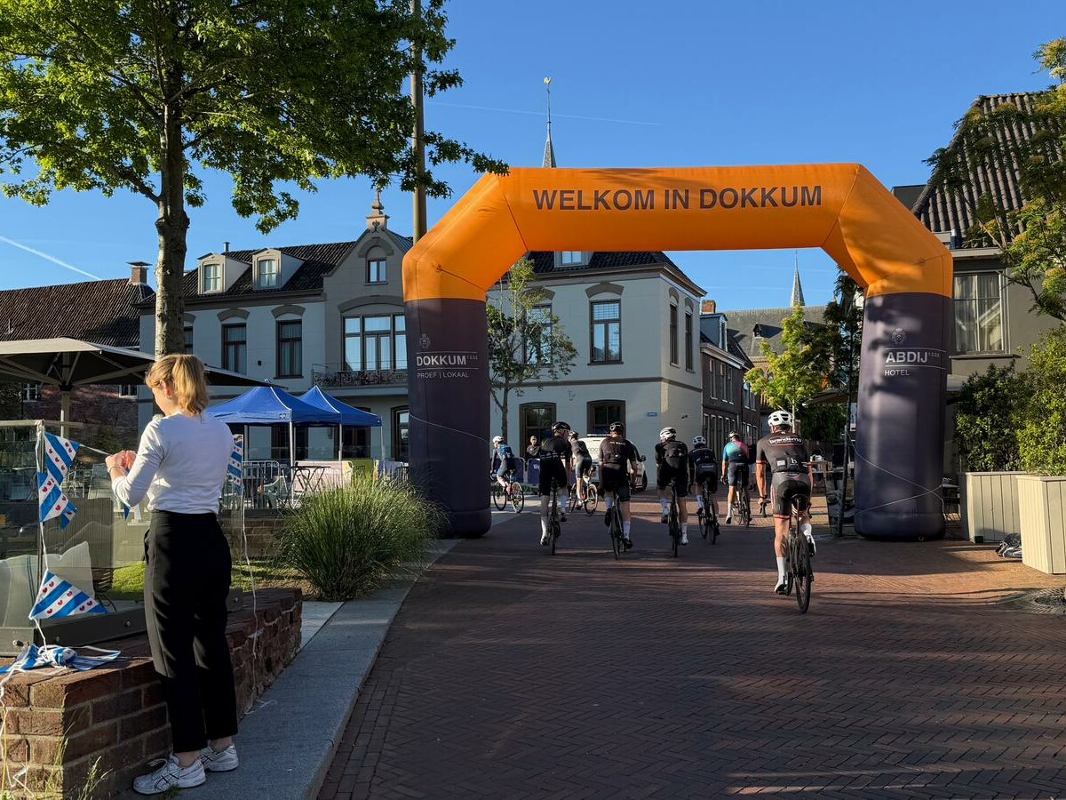 De eerste fietsers in Dokkum