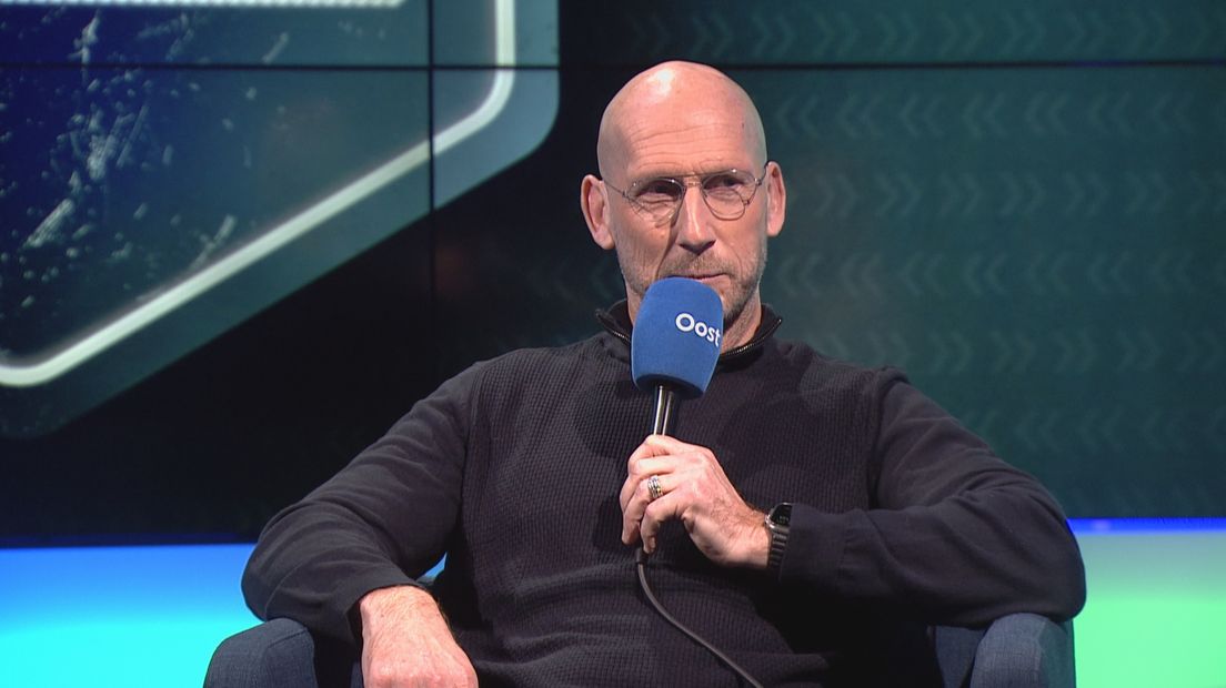 Jaap Stam zit weer op De Oosttribune