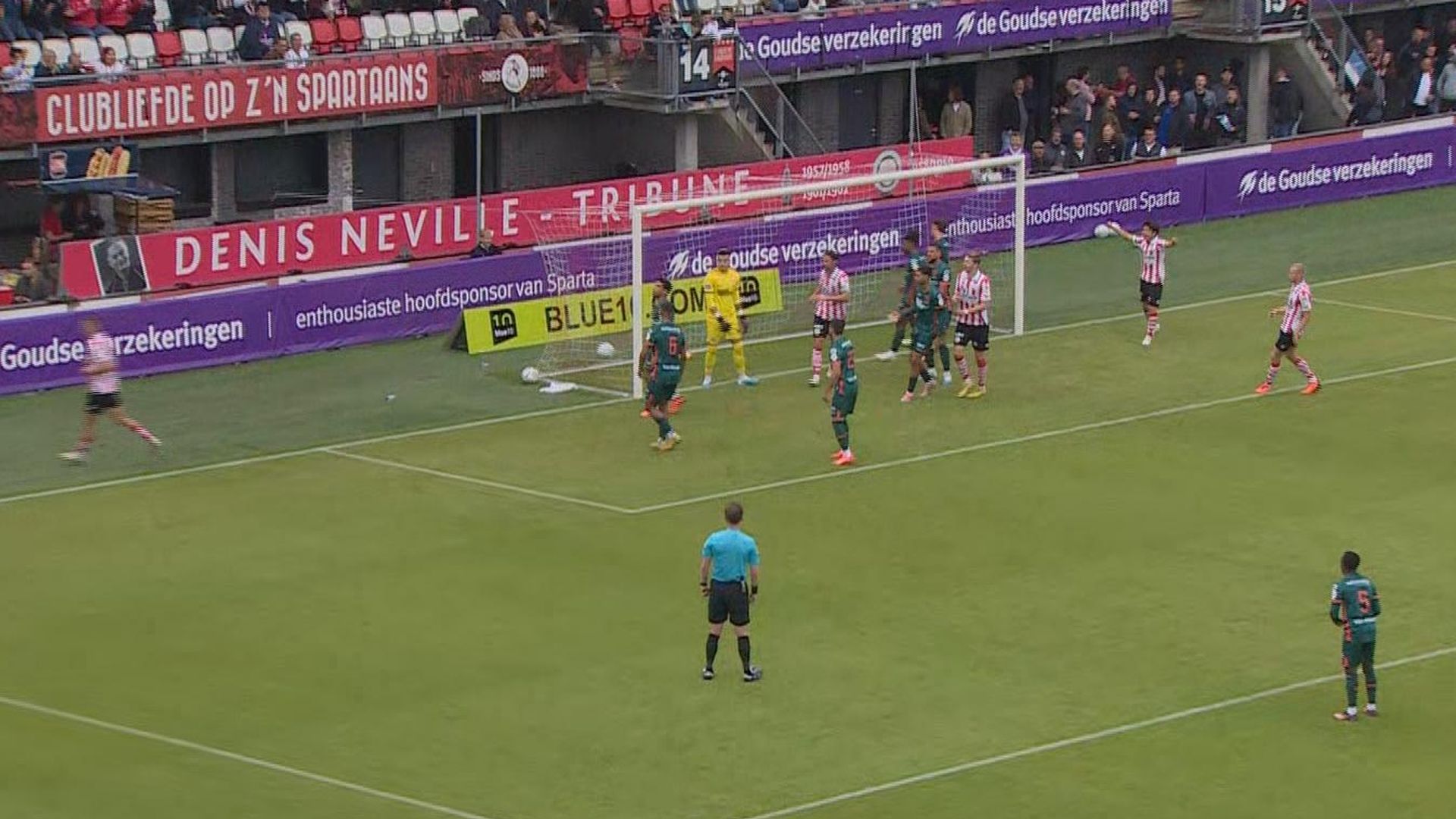 De 1-0 kwam tot stand via een eigen doelpunt van Shawn Adewoye