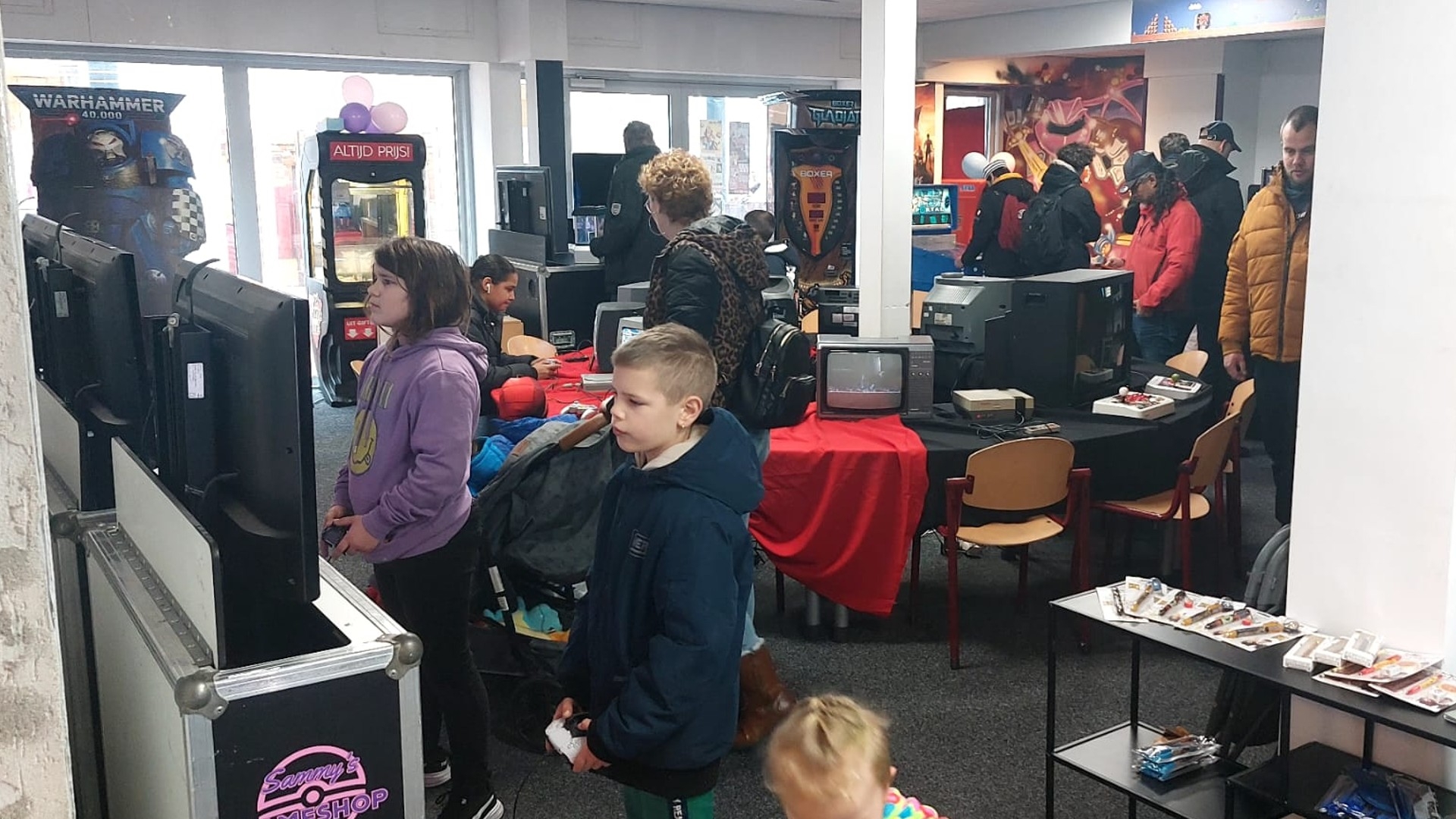 Door bom getroffen gameshop is nu een speelhal: 'Altijd al een droom geweest'