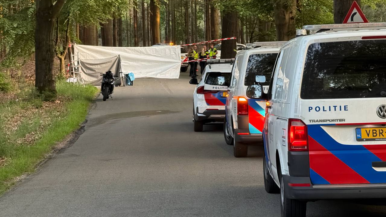 Motorrijder overleden bij ongeval op Sallandse Heuvelrug in Nijverdal.