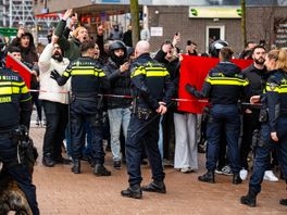 De politie heeft de groepen op Wilheminaplein uit elkaar gehouden.