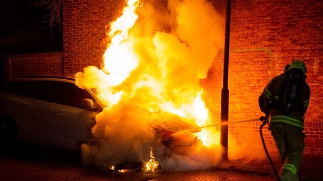 Man (39) verdacht van meerdere autobranden in Arnhem. Foto Persbureau Heitink