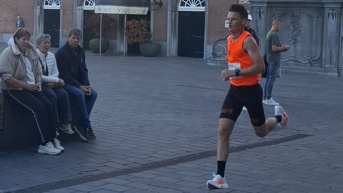 Danny Huibregtse is na winst in Stadsloop stellig: 'Kustmarathon komt nog te vroeg'