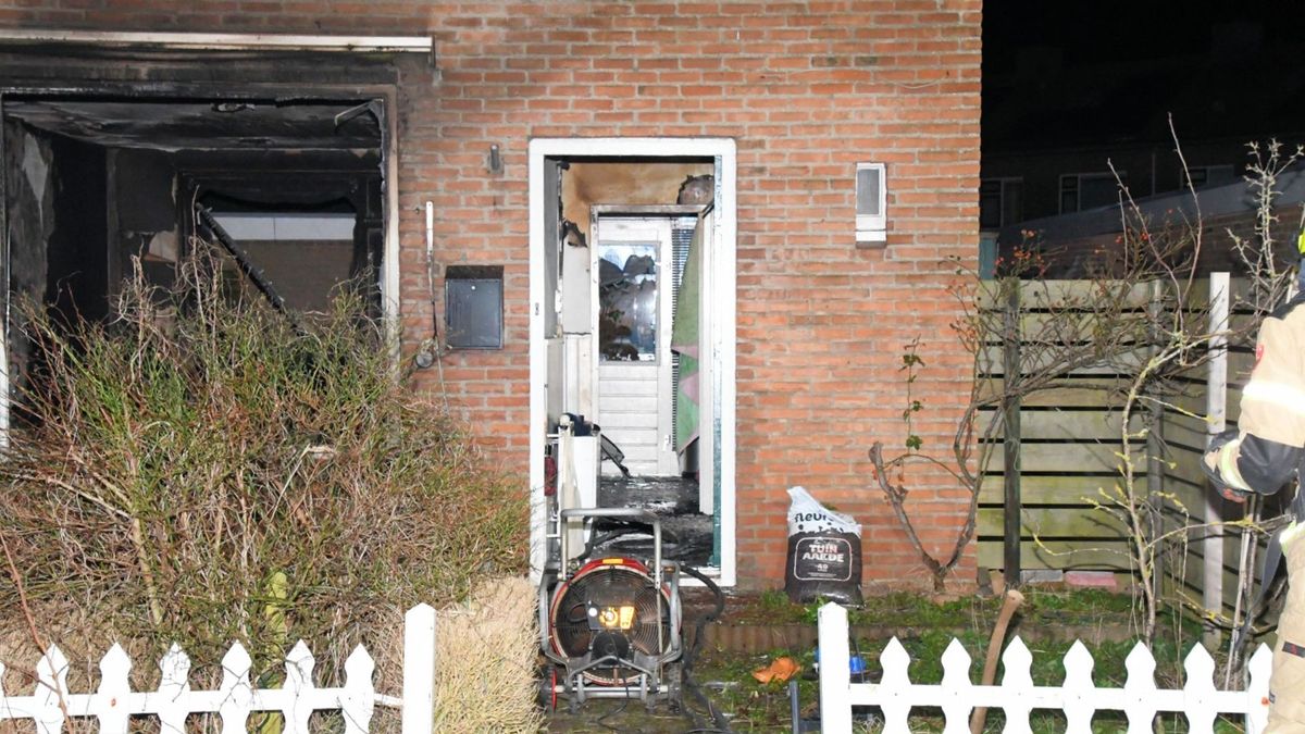 'Ik werd gedwongen door haar ex': man zet huis van vrouw in brand, probeert haar te wurgen en overgi