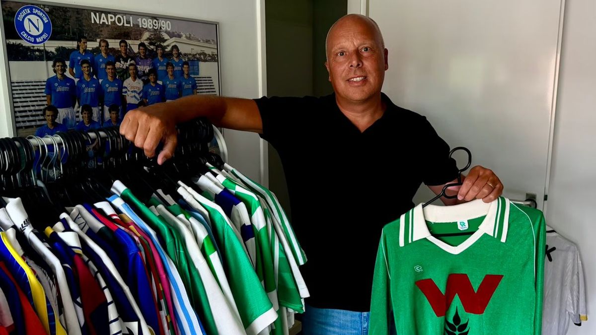 Gerdo verzamelt alles over FC Wageningen, en heeft bovendien meer dan 600 voetbalshirts van andere c
