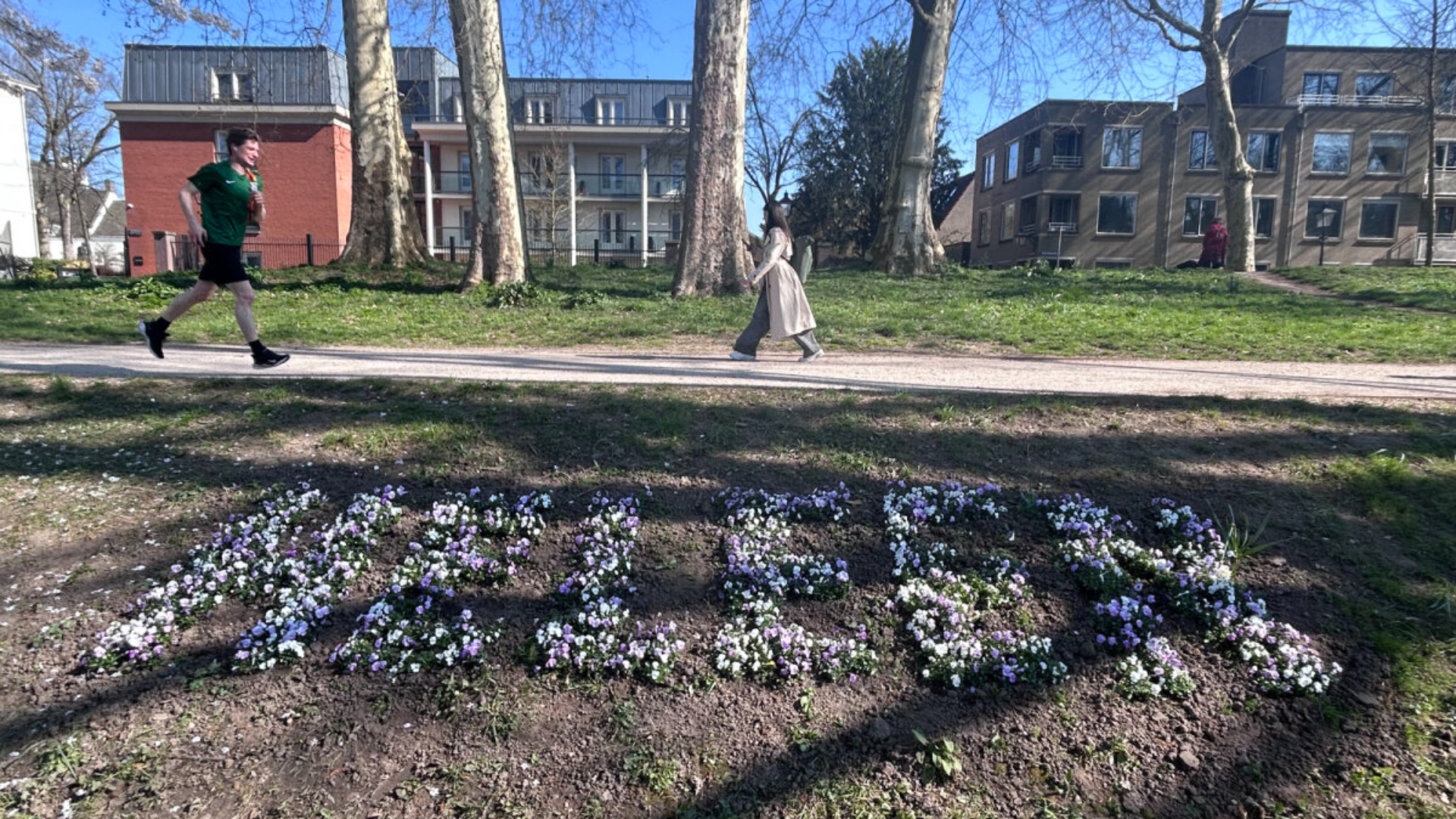 Na bloemen voor verzetshelden Truus en Trui nu bloemen voor Heleen, maar wie is dat eigenlijk?