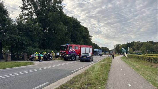 Vijf mensen betrokken bij dodelijk ongeluk Uddel. Vijf mensen betrokken bij dodelijk ongeluk Uddel.