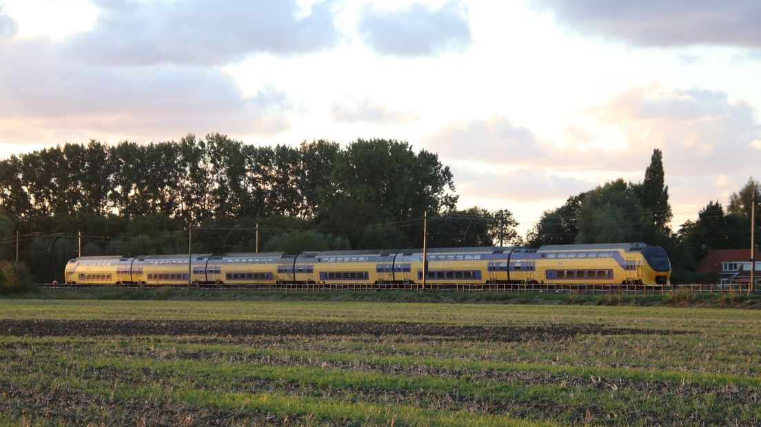 Trein ter hoogte van 's-Heer Hendrikskinderen