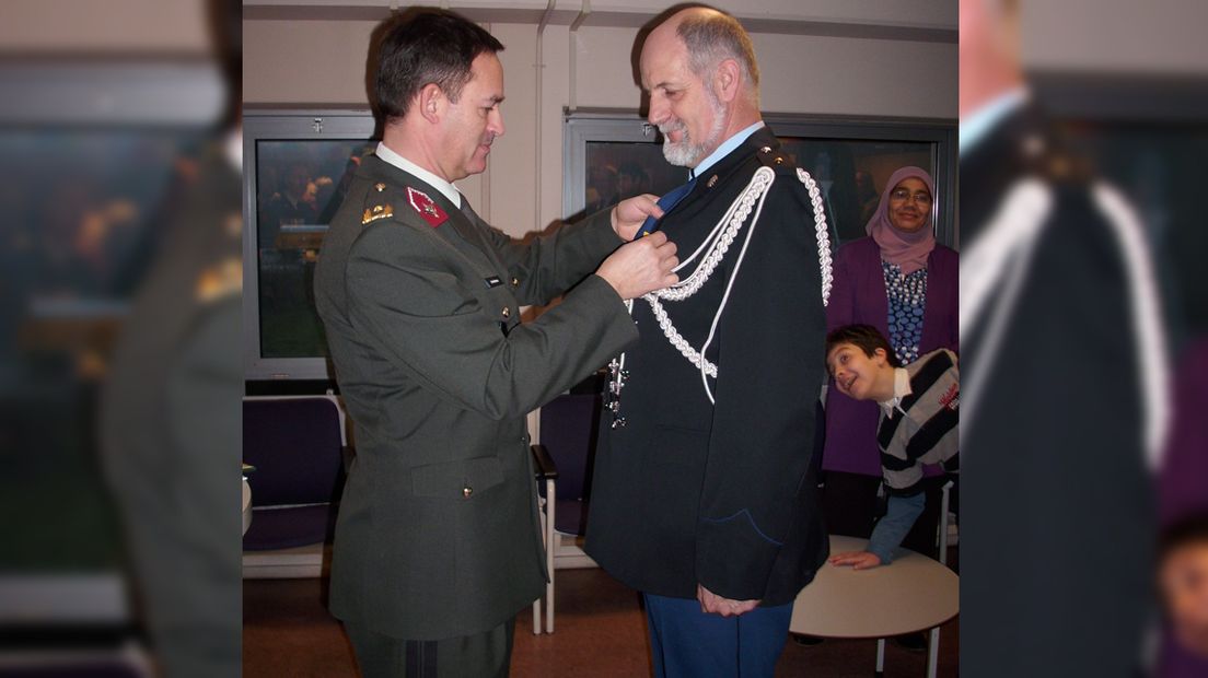 Jan Kuipers wordt gehuldigd in 2011 bij zijn 36-jarig dienstverband 
