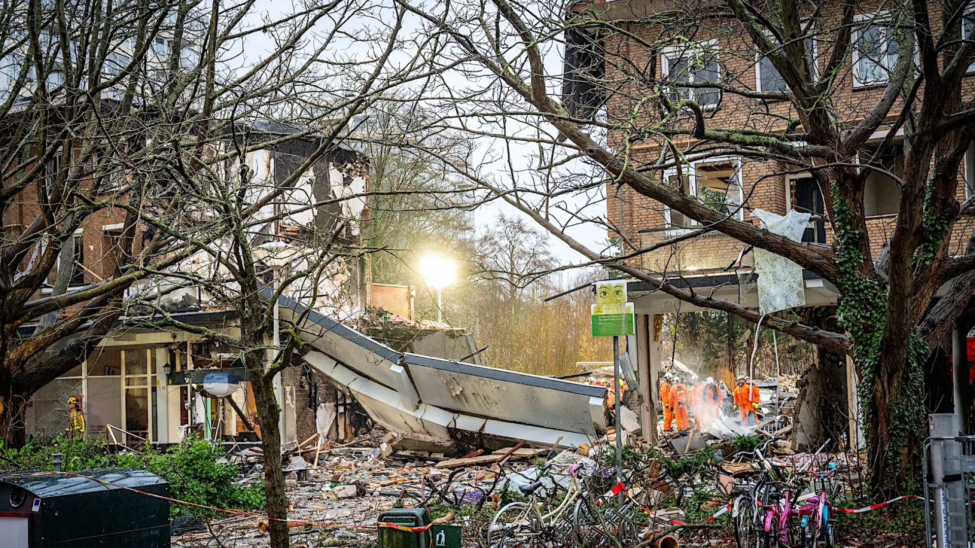 LIVE | Explosie Mariahoeve: Kamer Herdenkt Slachtoffers - Ruim 600.000 ...