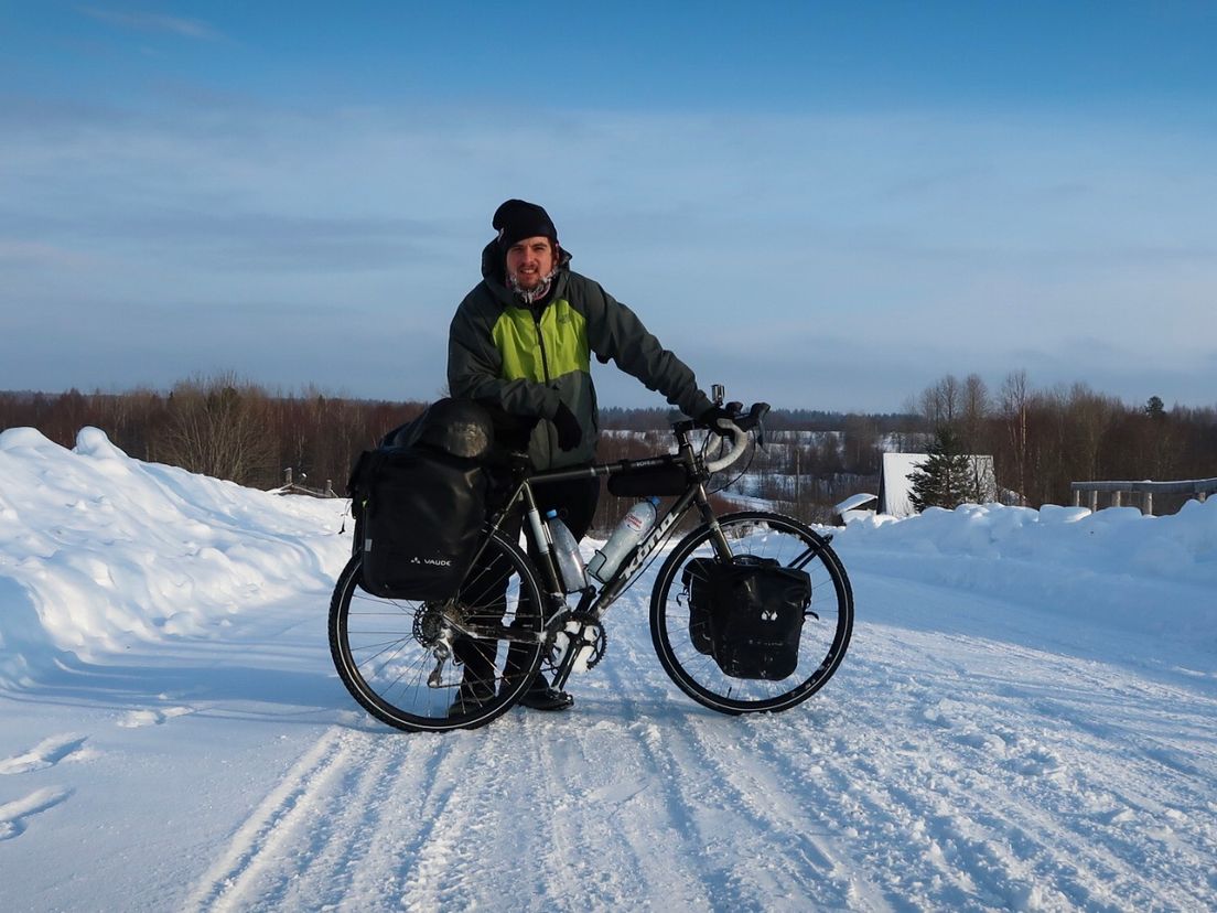 Henk op de fiets in Rusland
