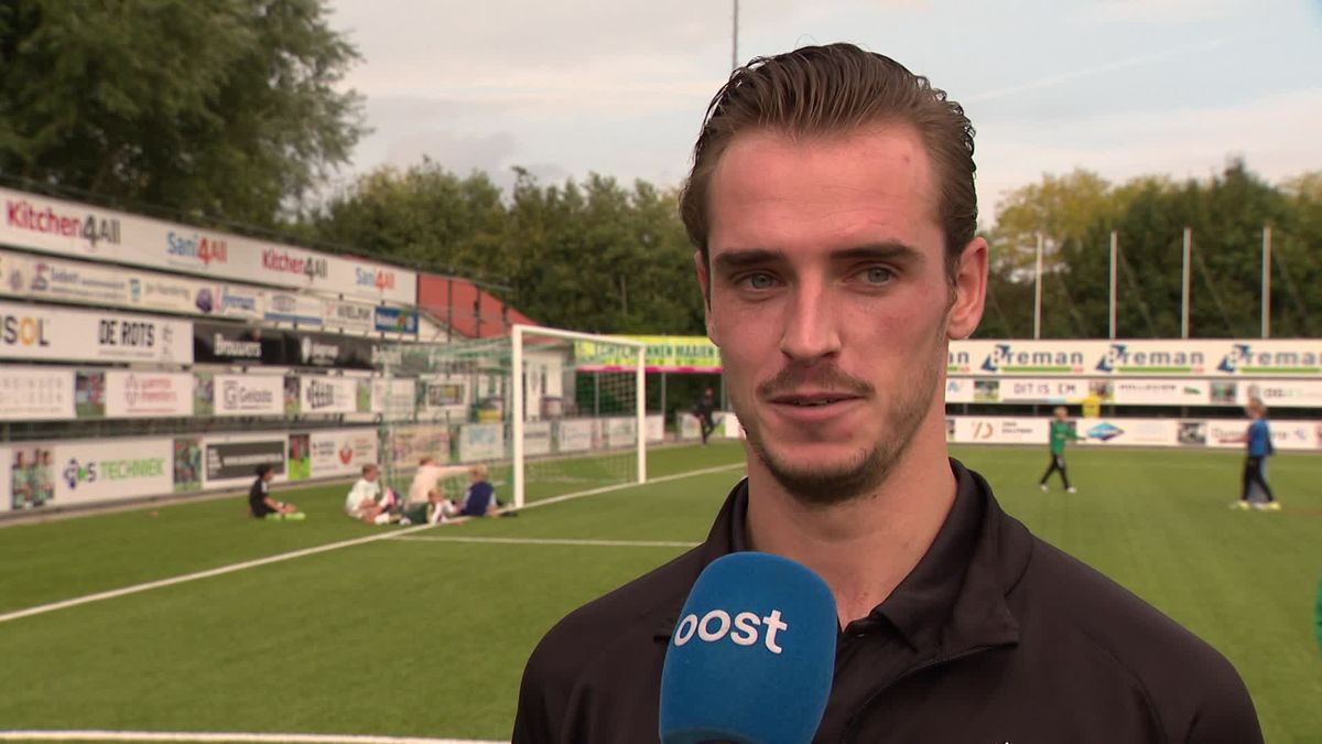 Doelpuntenmaker Hadde Pleijsier na de zege van Genemuiden op SVZW