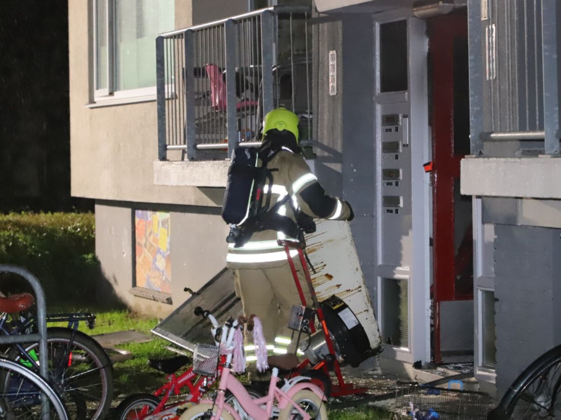Matrasbrand zorgt voor consternatie in flatgebouw Dordrecht