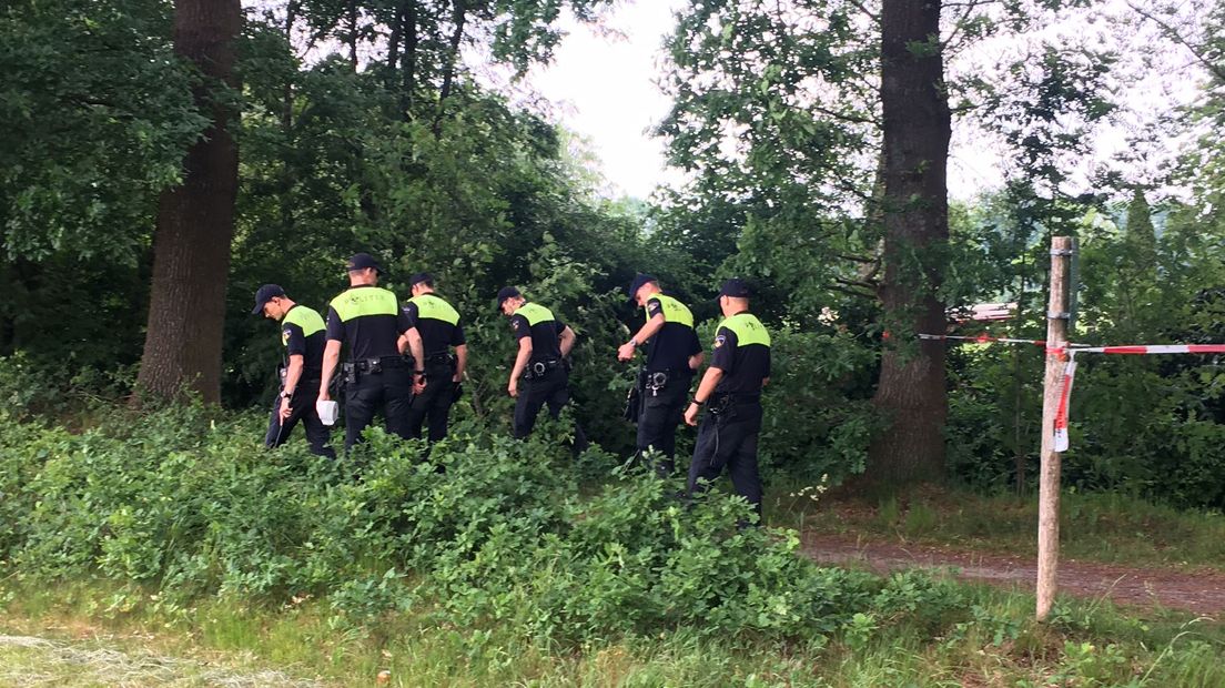 Het politieonderzoek naar de dood van het meisje gaat zaterdagmiddag door.