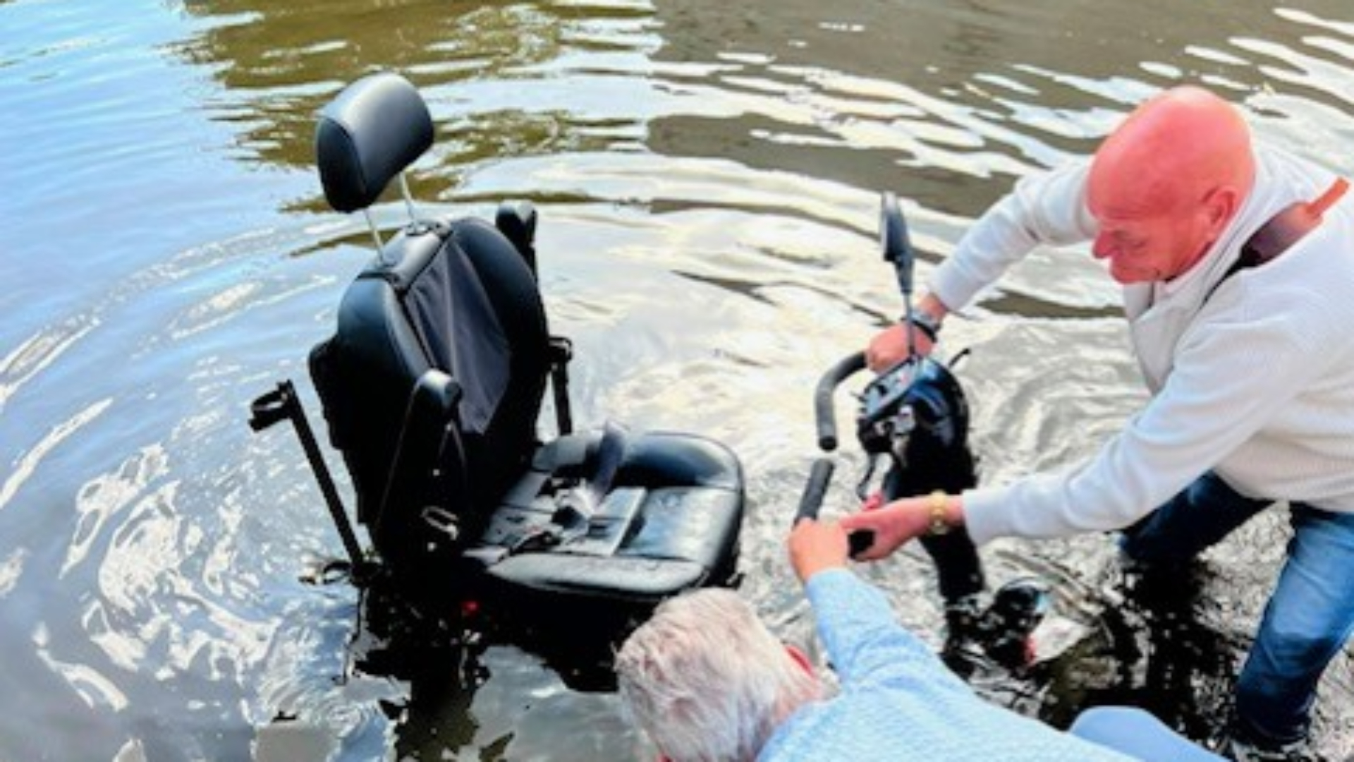 Aad (rechts) in actie