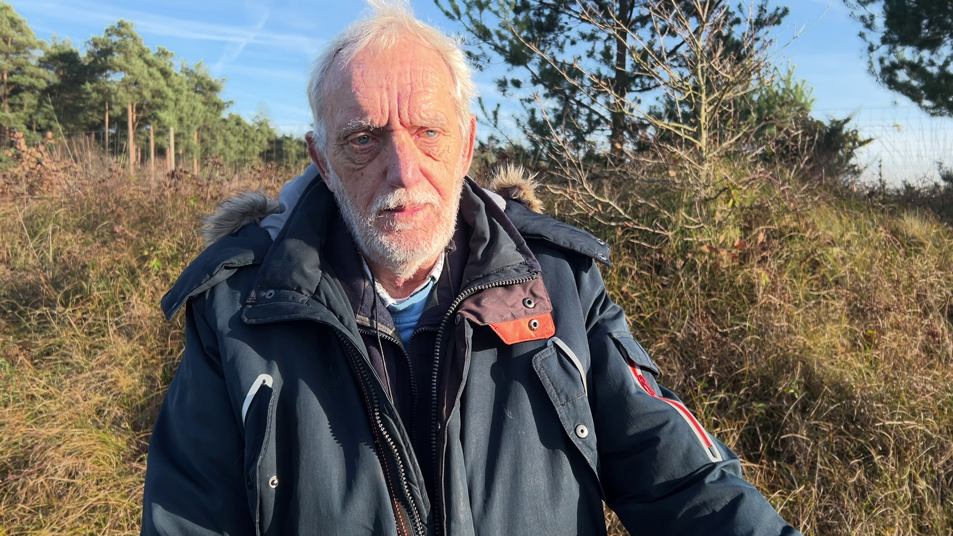 Rouwboeket bij ecoduct voor doodgeschoten wolf: ‘Hij ging leven voor me’