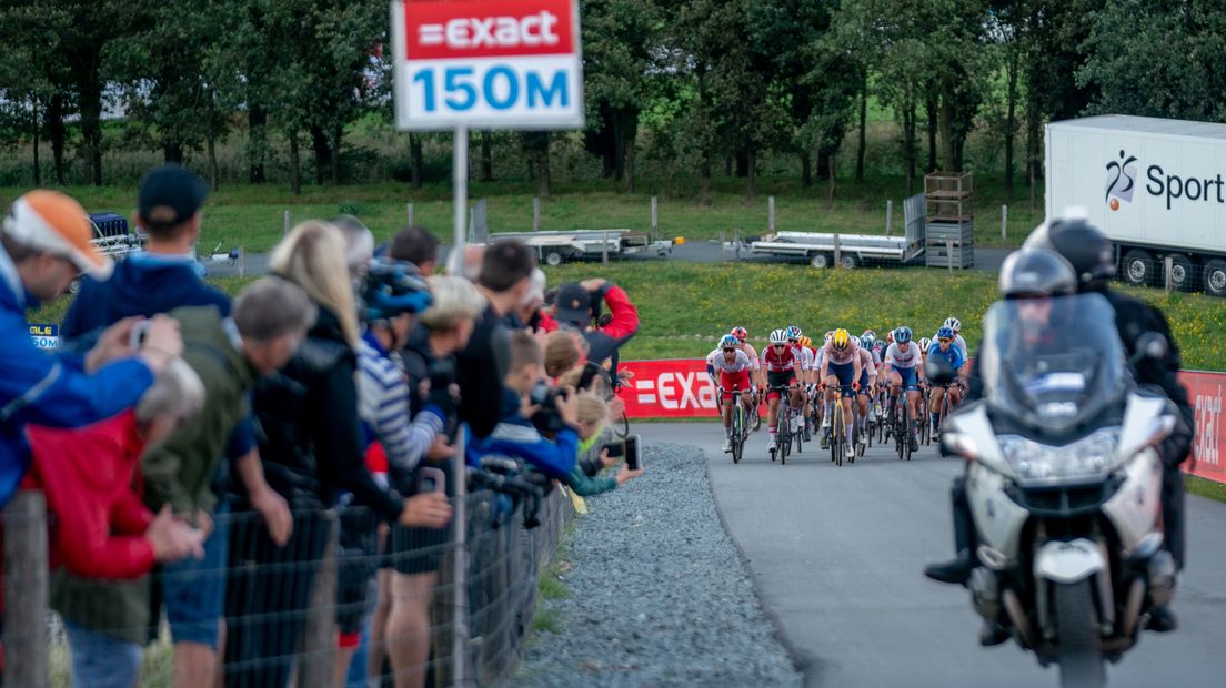 De wegrit voor vrouwen op het EK wielrennen