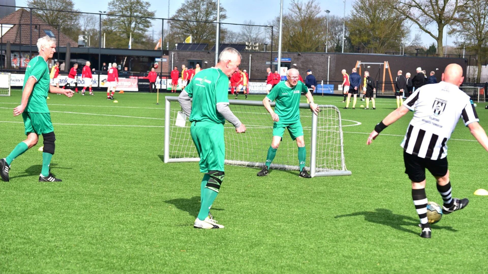 Wandelvoetbaltoernooi brengt 160 spelers naar sportpark Longa’30.