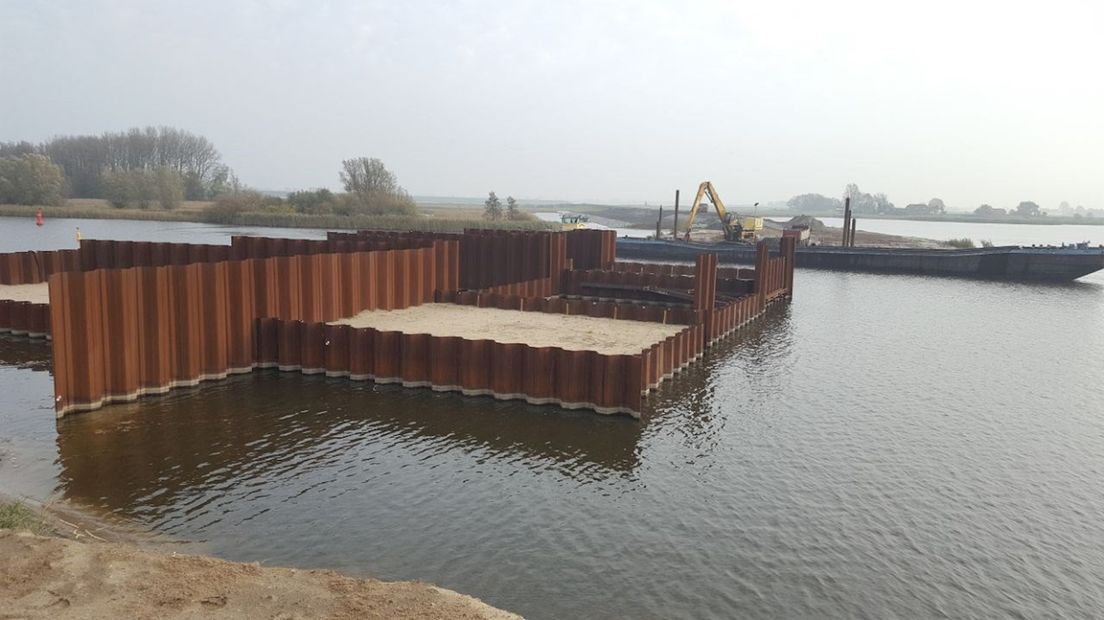 Bouw van de Reevesluis begonnen