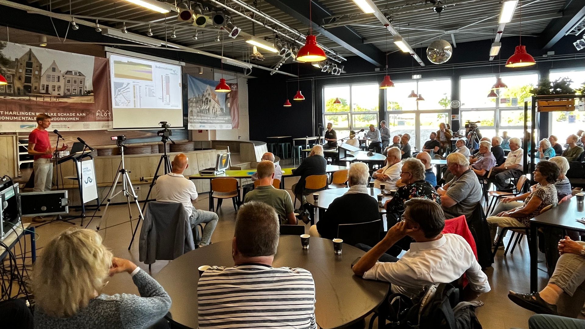 Bewoners op de informatieavond