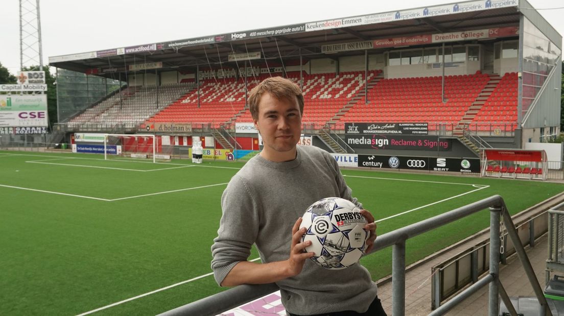 Simon Tibbling tekent tweejarig contract bij FC Emmen (Rechten: FC Emmen)