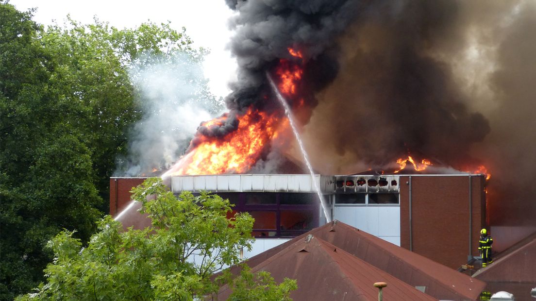 Brand legt scholencomplex Rijswijk in de as