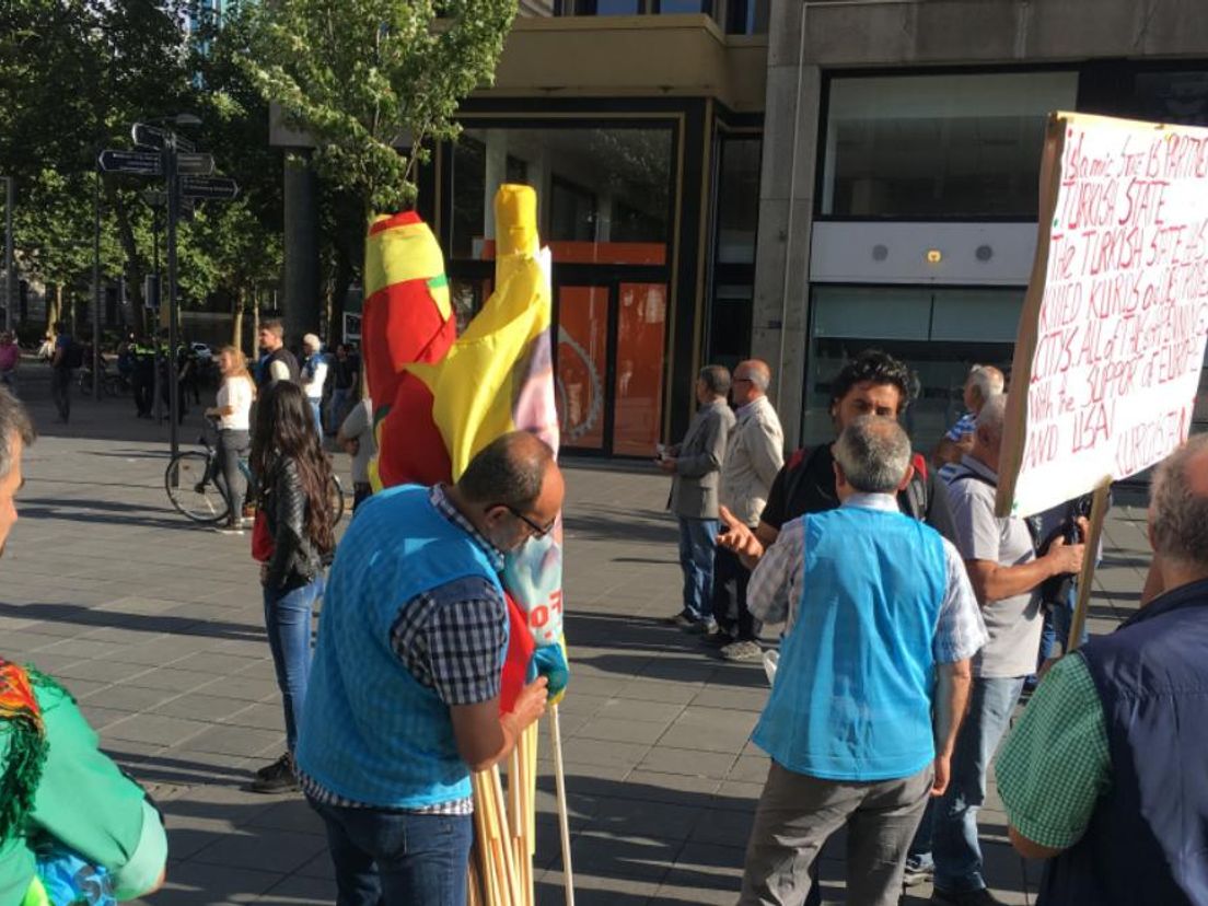 Koerden demonstreren in Rotterdam