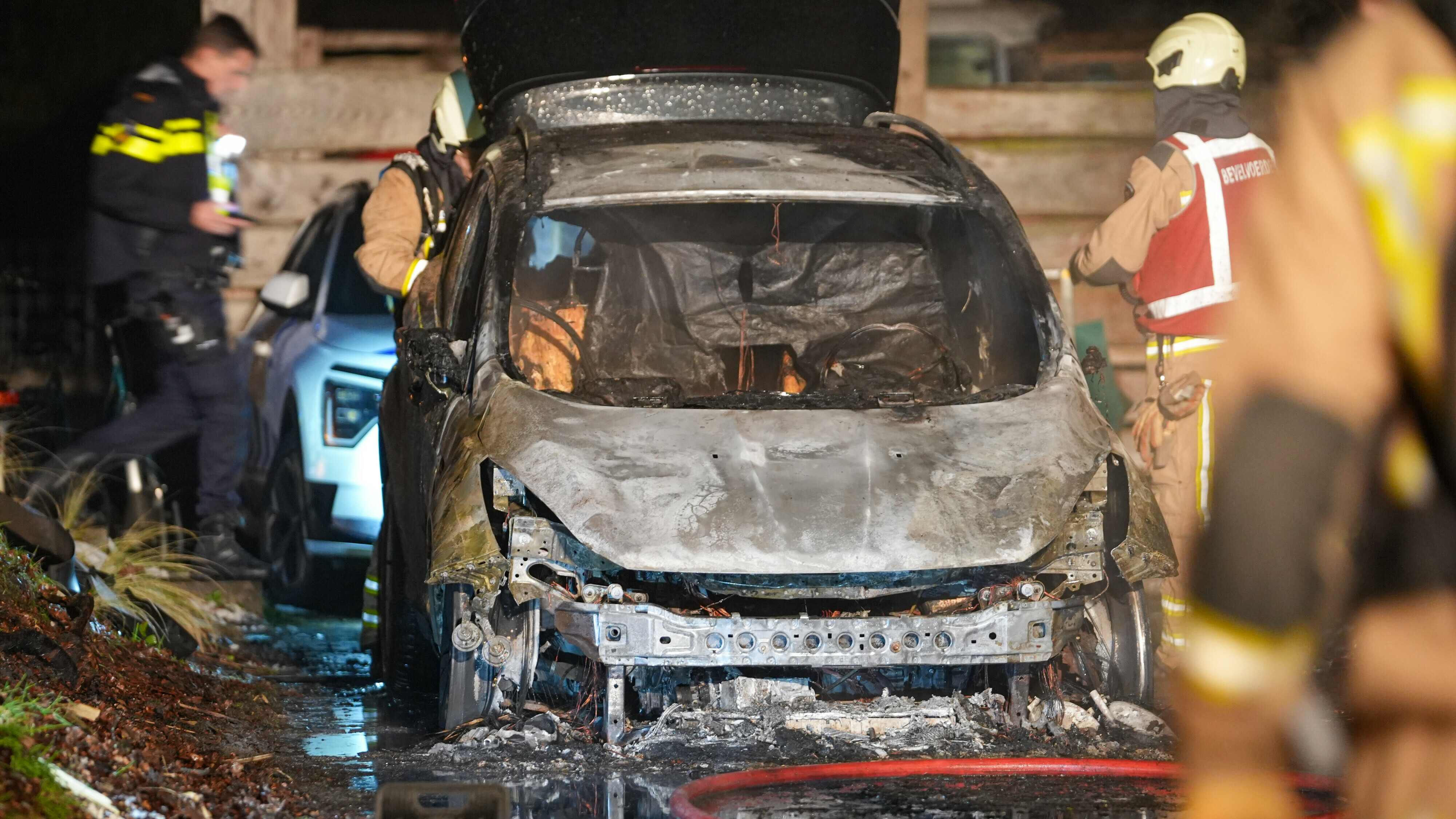 Auto in Norg verwoest door brand