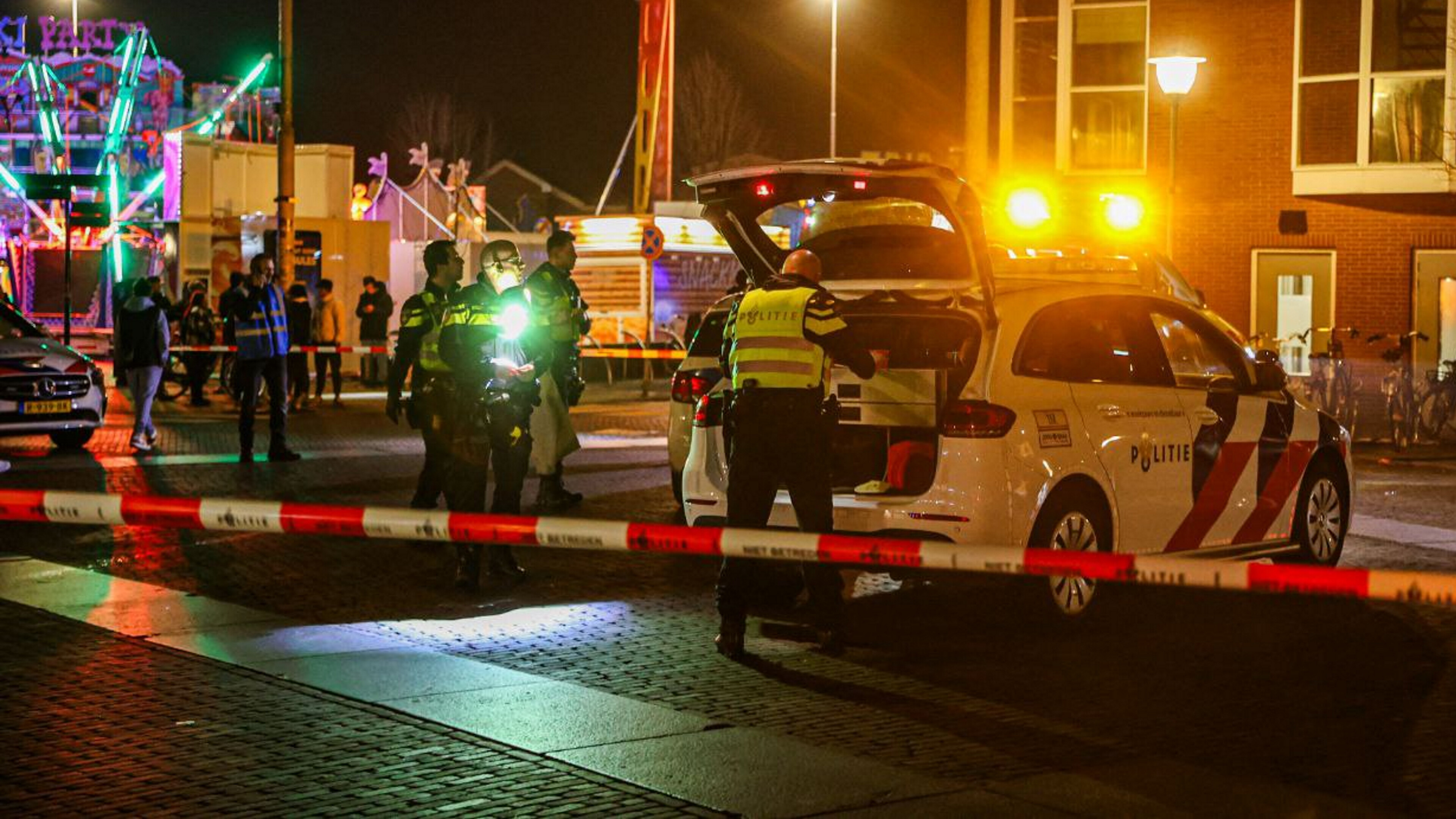 Extra Beveiliging Bij Kermis Sneek Na Steekincident Met Twee Gewonden ...