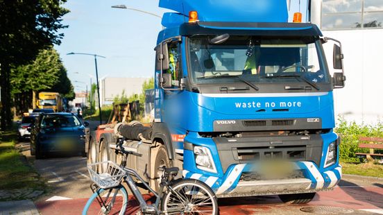 Fietser gewond bij ongeluk met vrachtwagen in Velp