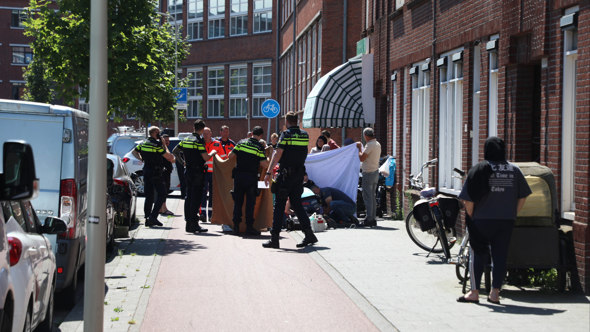 Het kindje is uit het raam gevallen