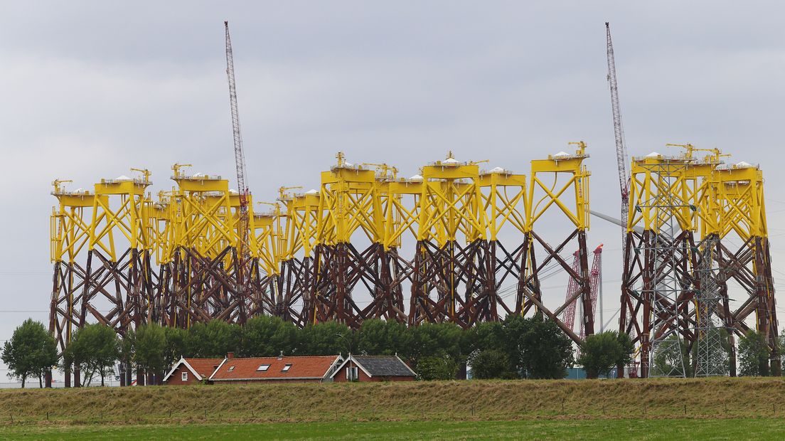 Jackets staan klaar voor transport naar de oostkust van Engeland