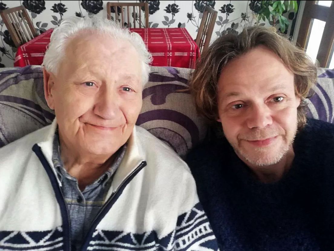 Desmond Willard en zijn zoon Russell, die als jazzsaxofonist in de voetsporen van zijn vader is getreden.