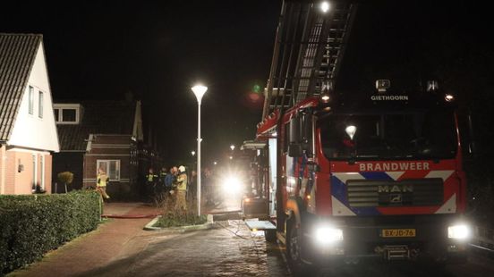 112 Nieuws: Files na ongeluk op N35 | Vaatwasser in brand, bewoonster moet nacht elders slapen.
