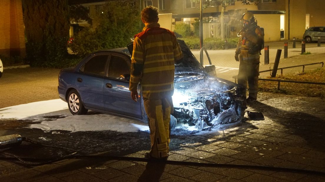 Oorzaak autobrand in Bunschoten-Spakenburg nog onderzocht.