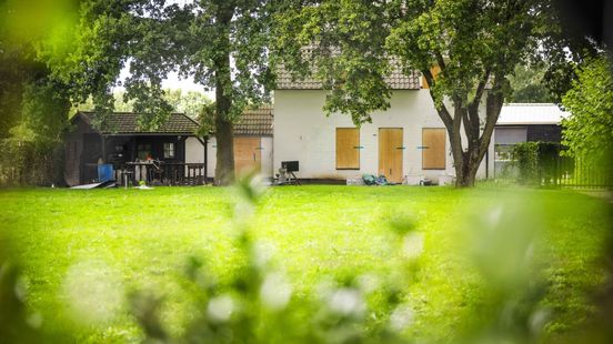 Nog eens vijf verdachten Overasselt langer vast