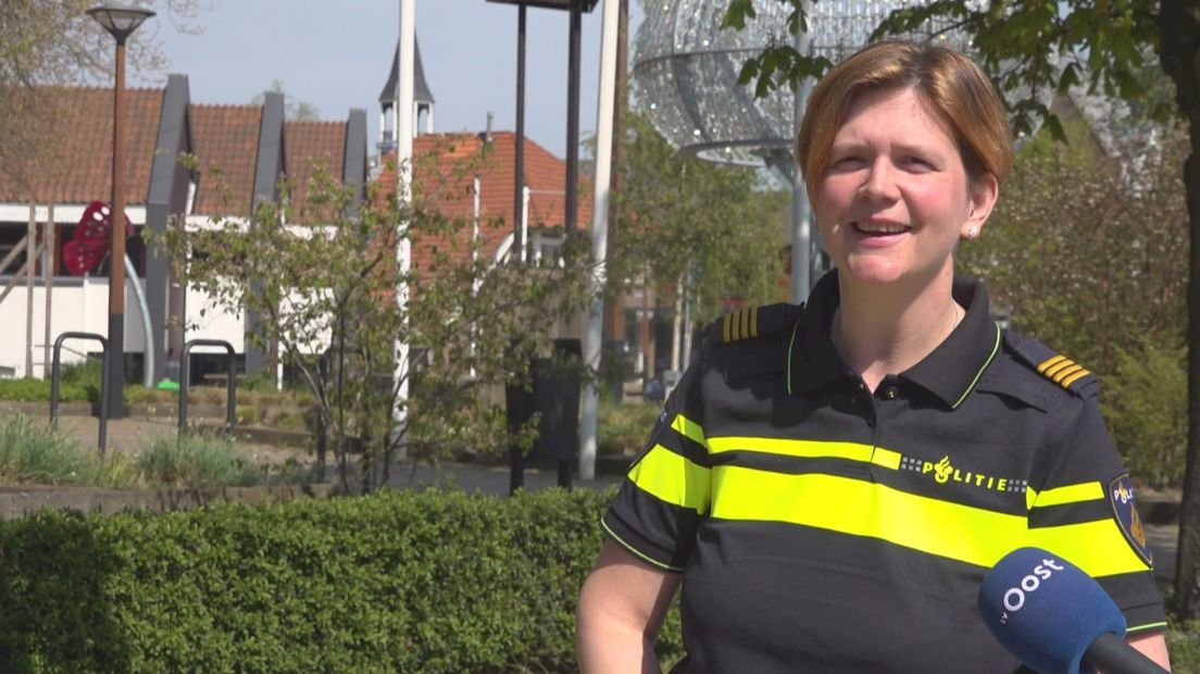 Nathalie Hofstee is wijkagent in Geesteren