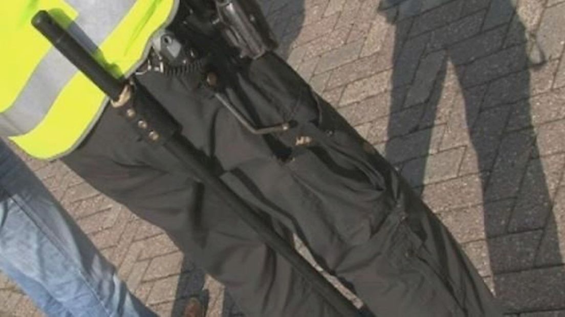 Wapenstok ingezet in Deventer om ambulancepersoneel te beschermen