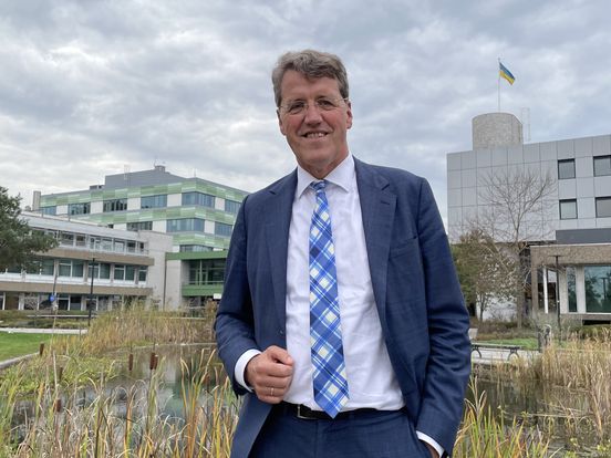 Burgemeester van Emmen is kankervrij verklaard: 'veel geluk gehad'