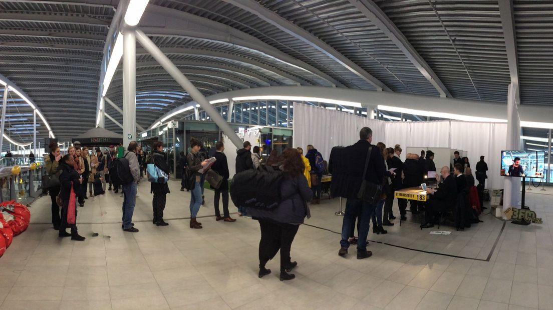 Ook op Utrecht Centraal was het vandaag druk.