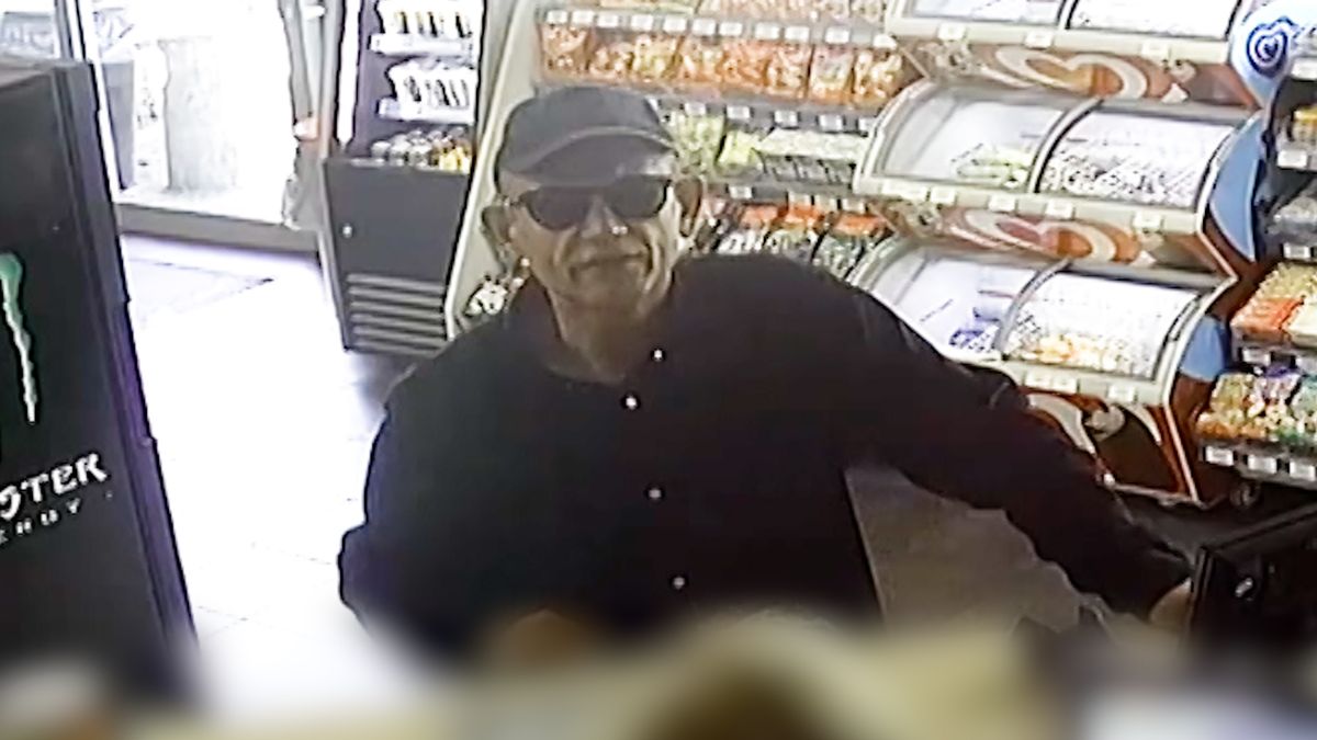 Deze man met een gestolen bankpas heeft flinke trek bij tankstation in Enschede