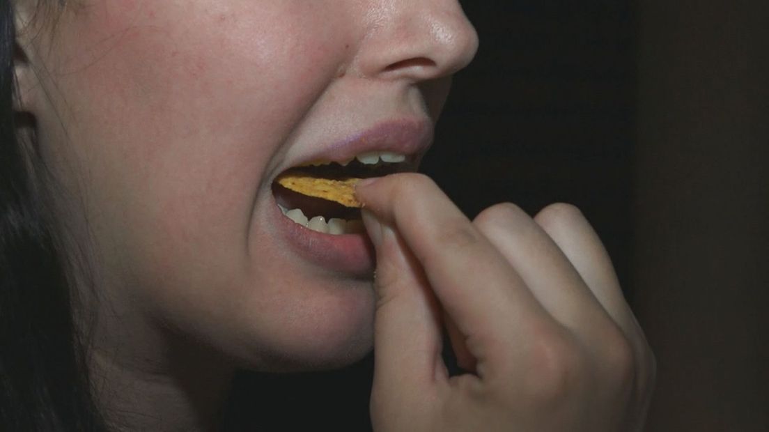 Kraakgeluiden zoals het kauwen van chips kunnen haatgevoelens opwekken